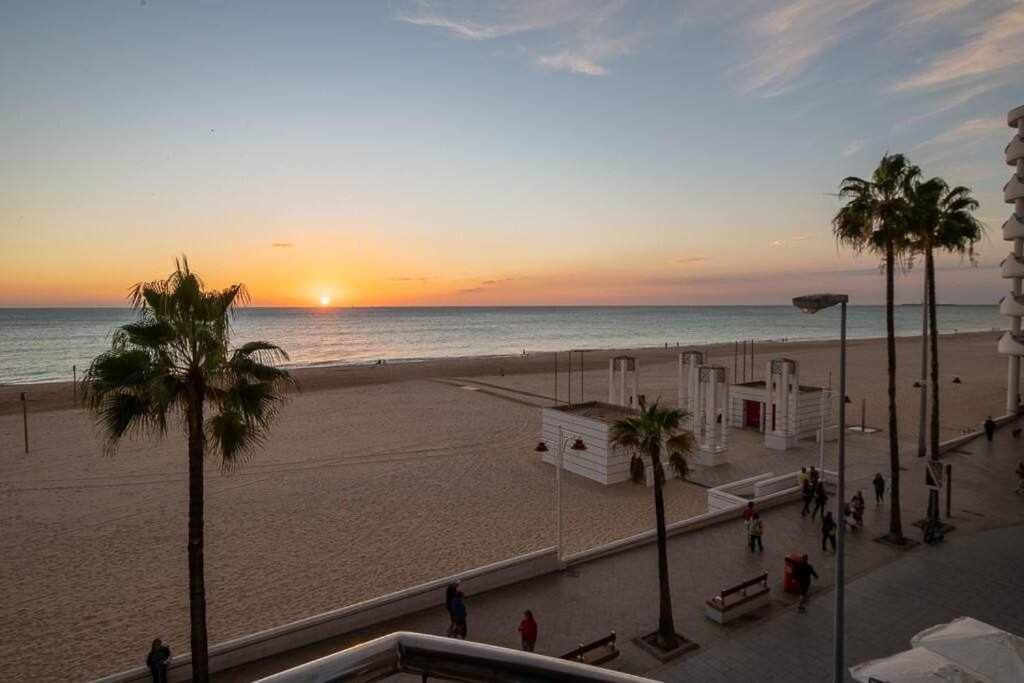 Preciado Apartamento Con Vistas Frontales Al Mar Кадис Экстерьер фото